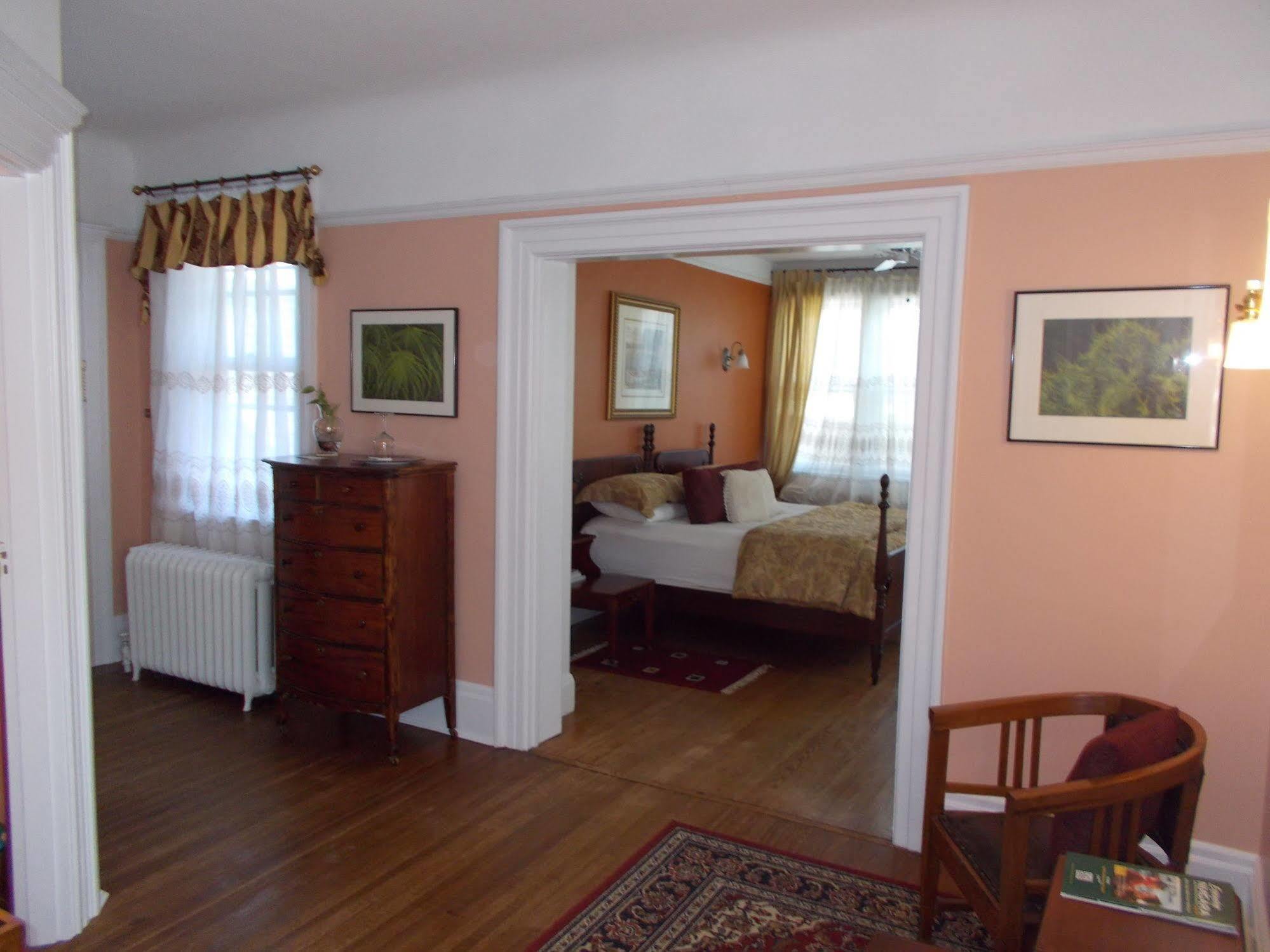 Springbank House Inn Sainte-Catherine エクステリア 写真